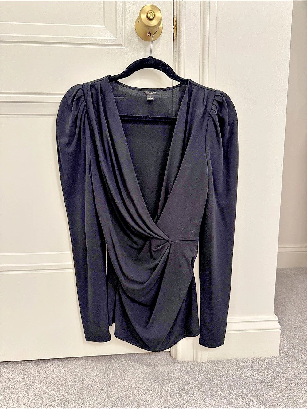 Ann Taylor Black Draped Long Sleeve Blouse Size Small Like New
